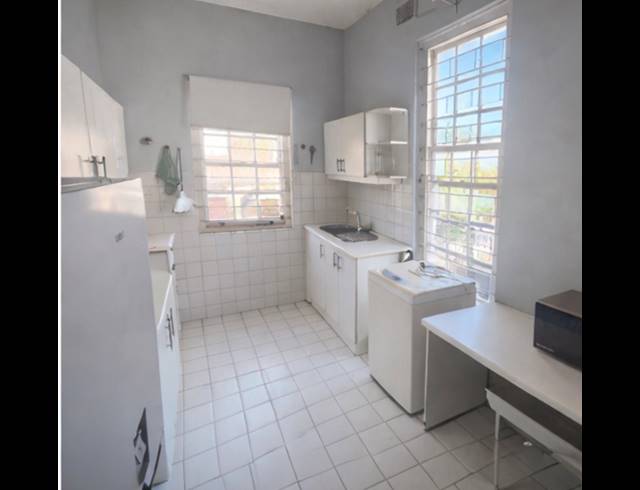 2 BEDROOM APARTMENT TO LET IN ESSENWOOD